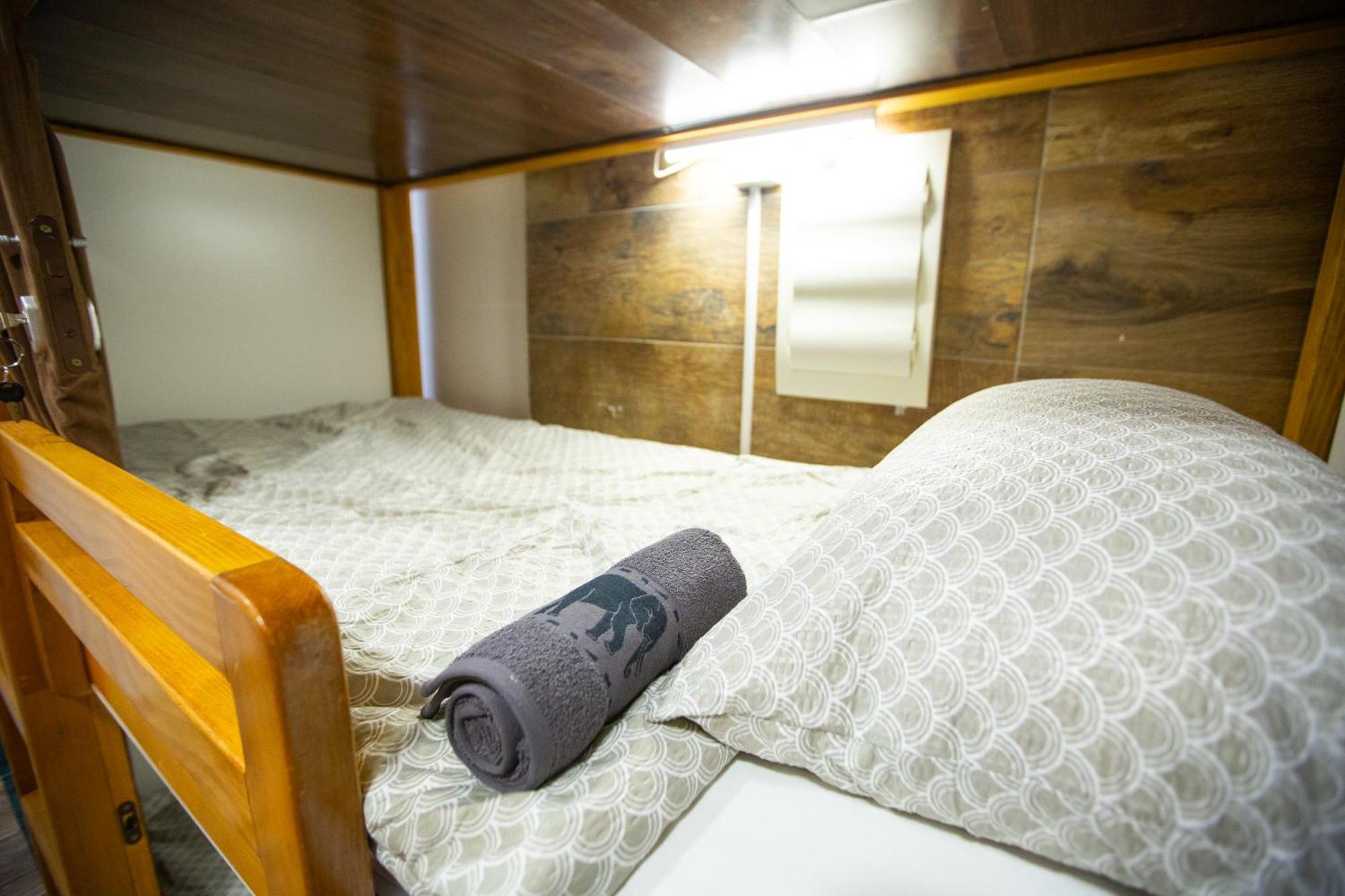 Aisha Hostel Любляна Екстериор снимка